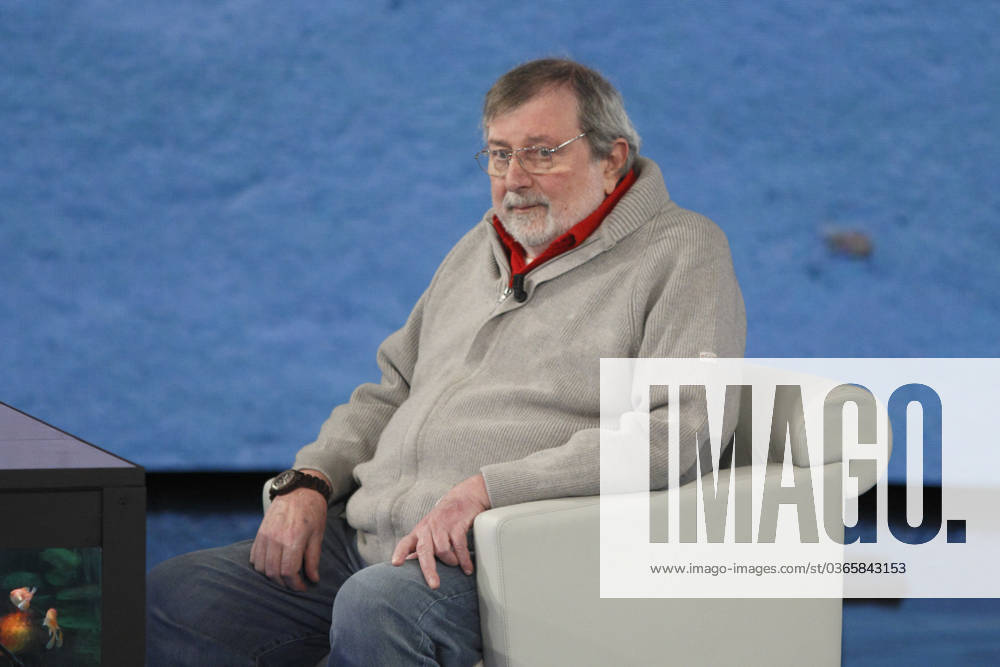 PHOTO IPP MIPA MILAN 12 11 2023 TRANSMISSION THAT TIME THAT DOES IN THE PHOTO THE SINGER FRANCESCO GUCCINI Italy Photo Press World Copyright