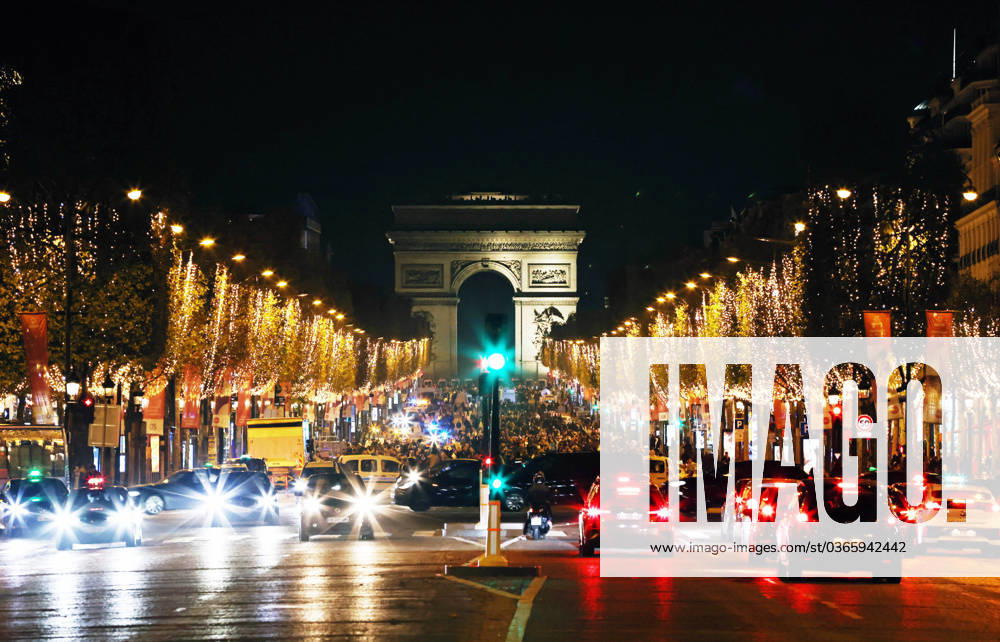 KW46 (231120) -- PARIS, Nov. 20, 2023 -- The Champs-Elysees Avenue is lit by Christmas season lights in Paris, France, Nov. 19, 2023. The annual Christmas season lighting ceremony was held here on Sunday. ) FRANCE-PARIS-CHRISTMAS LIGHTS GaoxJing