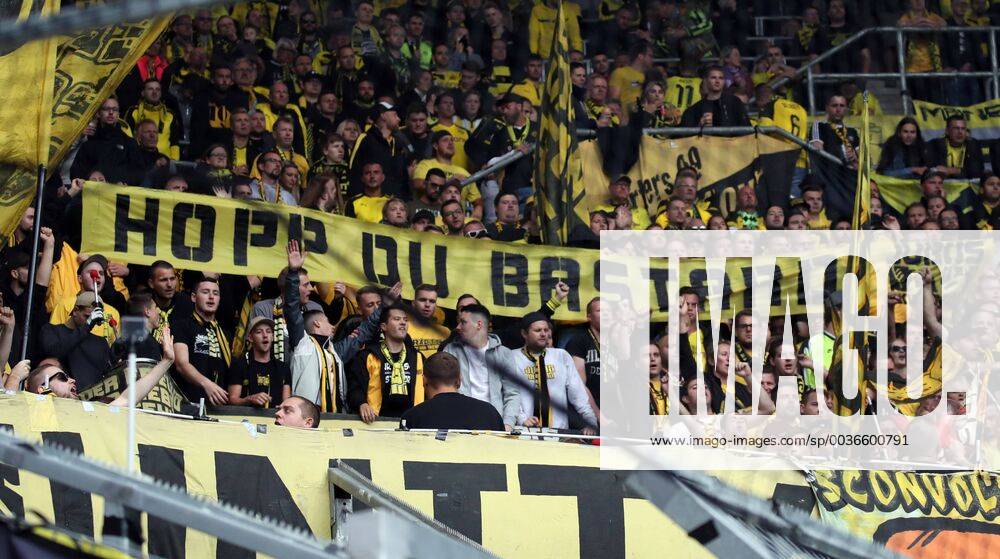 TSG 1899 Hoffenheim Borussia Dortmund Germany Sinsheim 22 09 2018 Soccer Bundesliga Season 2018 2019 4 Day TSG 1899 Hoffenheim Borussia Dortmund Fans with Dietmar Hopp DFL REGULATIONS PROHIBIT ANY USE OF PHOTOGRAPH AS IMAGE SEQUENCES AND OR QUASI VIDEO
