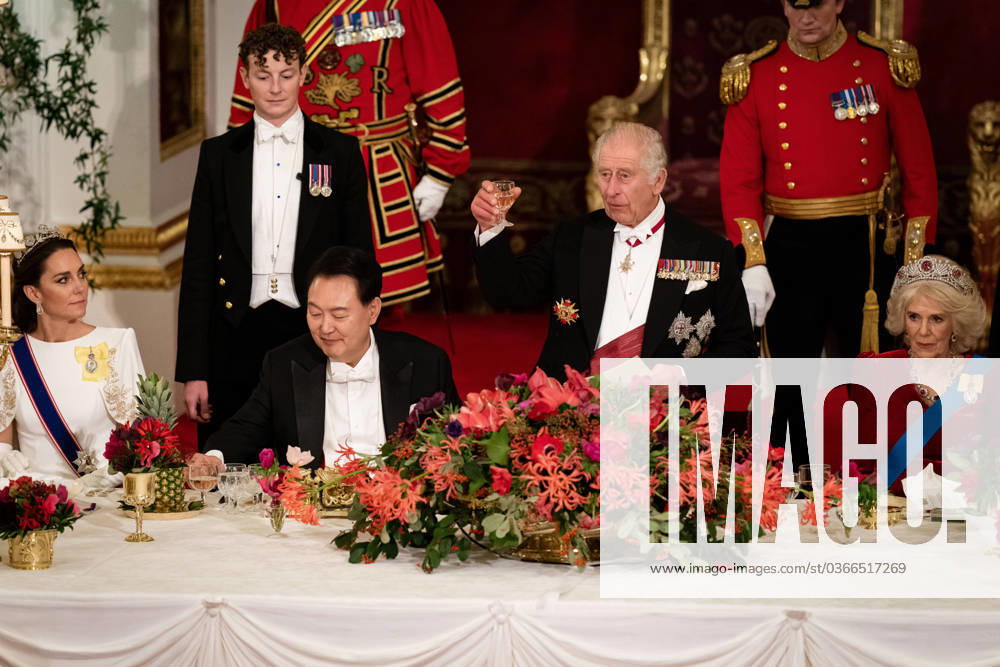 South Korean President state visit to the UK President of South Korea Yoon Suk Yeol listens as King Charles III speaks at the state banquet at Buckingham Palace, London, for the state visit to the UK by President of South Korea Yoon Suk Yeol and his wife Kim Keon Hee. Picture date: Tuesday November 21, 2023., Credit:Aaron Chown Avalon UK, London