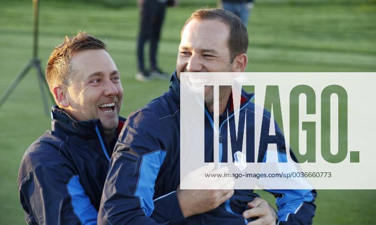 Spanish Sergio García (R) and British Ian Poulter share a light moment during the presentation of European Ryder Cup team 2018 at The Golf National in Guyancourt, near Paris, France, 25 September 2018. The Ryder Cup 2018 runs from 25 to 30 September. RYDER CUP !ACHTUNG: NUR REDAKTIONELLE NUTZUNG!