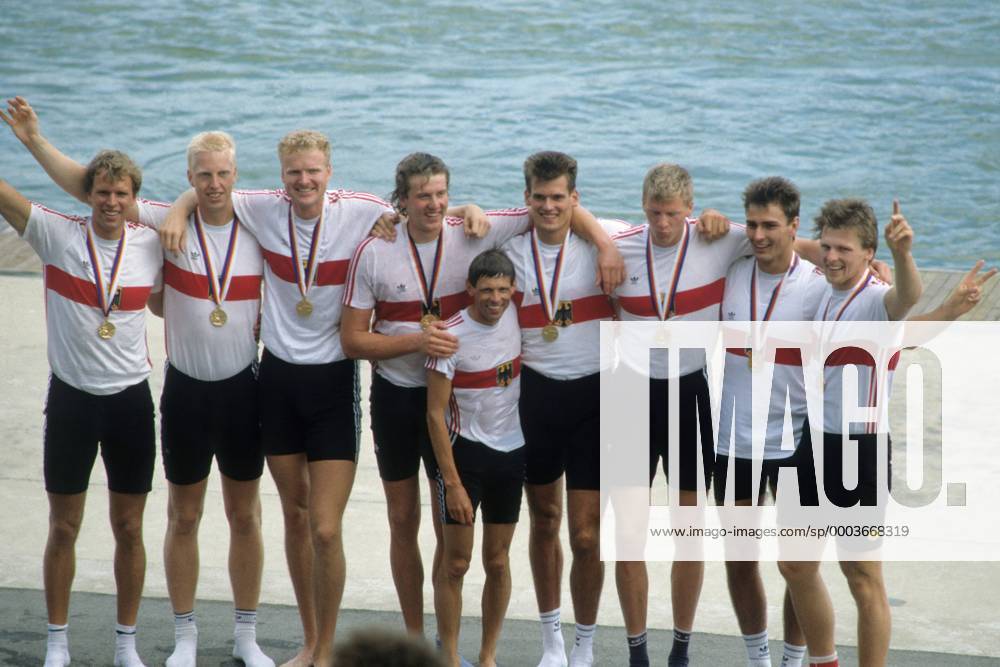Deutschlandachter ist Olympiasieger 1988 mit: OS 1988 Steuermann Manfred Klein, Bahne Rabe, Wolfgang Männig, Thomas Domain, Armin Eichholz, Ansgar Wessling, Eckhardt Schultz, Matthias Mellinghaus und Thomas Möllenkamp Rudern OS Sommer Herren Olympische Spiele Seoul 1988, Sommerspiele, Totale Seoul Freude, Rudern OS Sommer Herren Olympische Spiele Seoul 1988, Sommerspiele, Totale Seoul Freude,