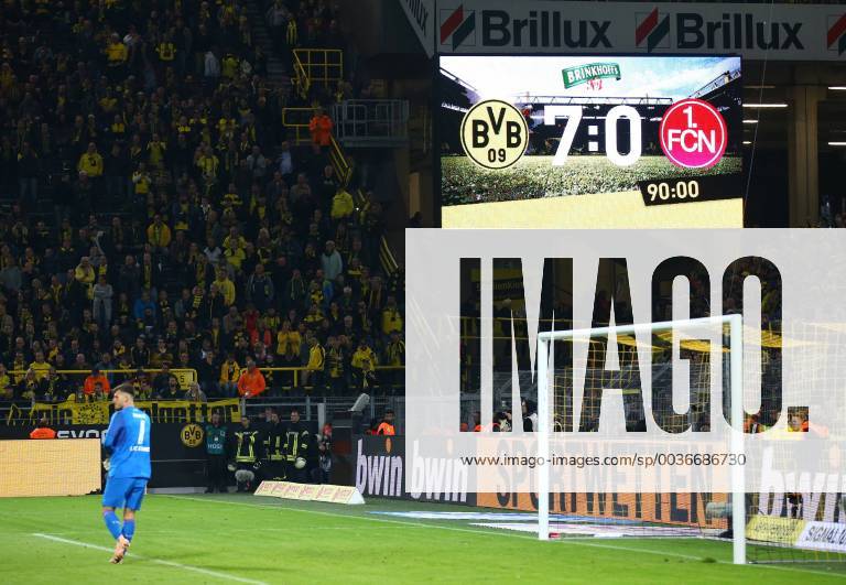 Wednesday 26 09 2018 Season 2018 2019 1 Bundesliga 5 Matchday in the Dortmund Signal Iduna Park BVB 09 Borussia Dortmund 1 FC Nuremberg Final score on the scoreboard Fabian Bredlow Goalkeeper FCN DFL REGULATIONS PROHIBIT ANY USE OF PHOTOGRAPH AS IMAGE SEQUENCES AND OR QUASI VIDEO