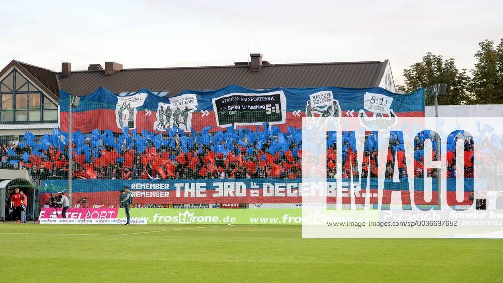 Fans of the SpVgg Unterhaching with choreography before the start of the match Choreo Fans Audience Atmosphere Atmosphere Stadium Soccer 3 Liga SpVgg Unterhaching TSV 1860 Munich DFB REGULATIONS PROHIBIT ANY USE OF PHOTOGRAPH AS IMAGE SEQUENCES AND OR QUASI VIDEO