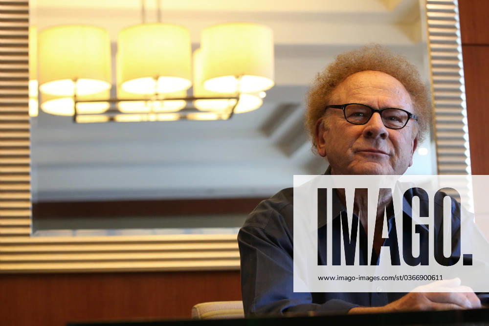 American singer Art Garfunkel in Seoul American singer Art Garfunkel in Seoul American singer Art Garfunkel poses for a photo during a publicity event in Seoul on Feb. 12, 2015. His concert is scheduled to be held in Seoul on Feb. 14. (Yonhap) 2015-02-12 14:59:38 < 1980-2015 YONHAPNEWS AGENCY. .> ¼¿ï ¼¿ï
