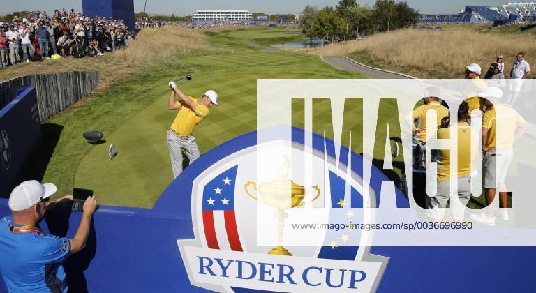 Justin Rose (R) of Great Britain during a training session of the Ryder Cup 2018 at The Golf National in Guyancourt, near Paris, France, 27 September 2018. The Ryder Cup 2018 runs from 25 to 30 September. Ryder Cup 2018 !ACHTUNG: NUR REDAKTIONELLE NUTZUNG!