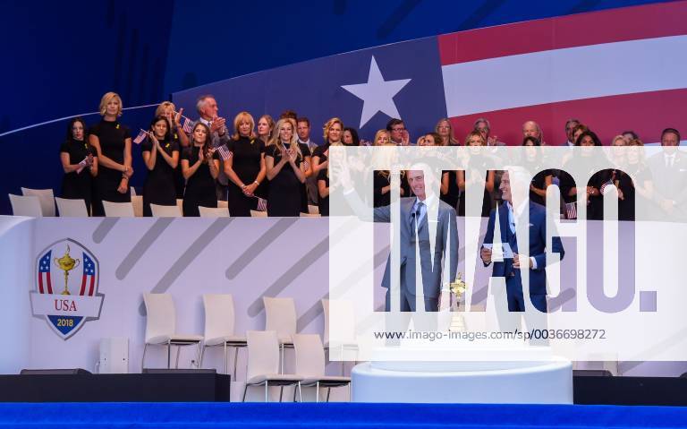 Golf, Ryder Cup, Eröffnungsfeier David Ginola ( presentateur ) - Jim Furyk ( entraineur Etats Unis ) GOLF : Cup Ryder 2018 - St Quentin en Yvelines - 27 09 2018 FedericoPestellini Panoramic