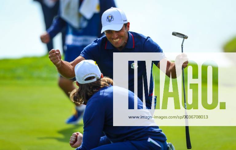 2018 Ryder Cup Day 1, Albatros Course, Le Golf National, Saint-Quentin-en-Yvelines, Paris 28 9 2018 Francesco Molinari and Tommy Fleetwood celebrate winning the 17th hole Francesco Molinari and Tommy Fleetwood celebrate winning the 17th hole 28 9 2018