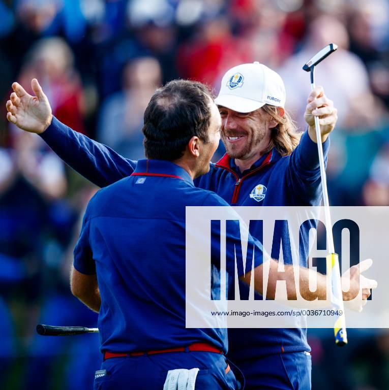 2018 Ryder Cup Day 1, Albatros Course, Le Golf National, Saint-Quentin-en-Yvelines, Paris 28 9 2018 Tommy Fleetwood celebrates with Francesco Molinari after winning on the 14th green Tommy Fleetwood celebrates with Francesco Molinari after winning on the 14th green 28 9 2018