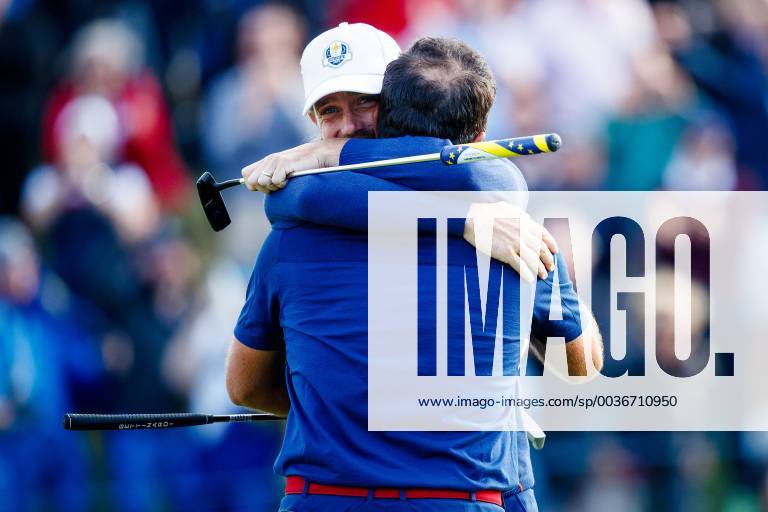 2018 Ryder Cup Day 1, Albatros Course, Le Golf National, Saint-Quentin-en-Yvelines, Paris 28 9 2018 Tommy Fleetwood celebrates with Francesco Molinari after winning on the 14th green Tommy Fleetwood celebrates with Francesco Molinari after winning on the 14th green 28 9 2018
