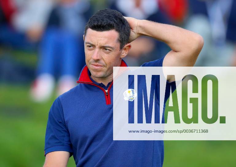 2018 Ryder Cup Day 1, Albatros Course, Le Golf National, Saint-Quentin-en-Yvelines, Paris 28 9 2018 Rory McIlroy on the 11th green Rory McIlroy on the 11th green 28 9 2018