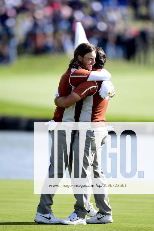 Joie de Tommy Fleetwood of England et de Francesco Molinari of Italy (Team Europ) GOLF : Ryder Cup 2018 - Guyancourt - 29 09 2018 JBAutissier Panoramic