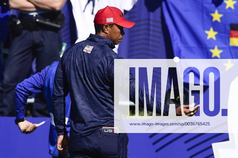 Tiger Woods (Team USA) arrivant au Tee 1 GOLF : Ryder Cup 2018 - Guyancourt - 30 09 2018 JBAutissier Panoramic