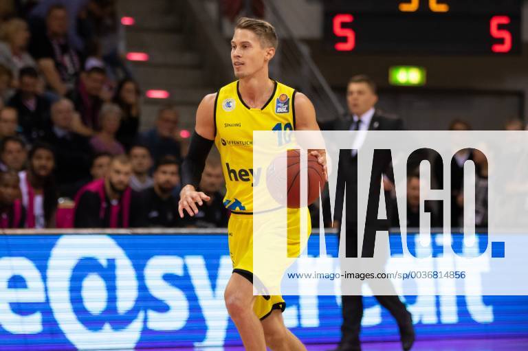 Bonn Germany 03 10 2018 Basketball Bundesliga BBL 2 Day Telekom Baskets Bonn vs Basketball Loewen Braunschweig Thomas Klepeisz Braunschweig in action