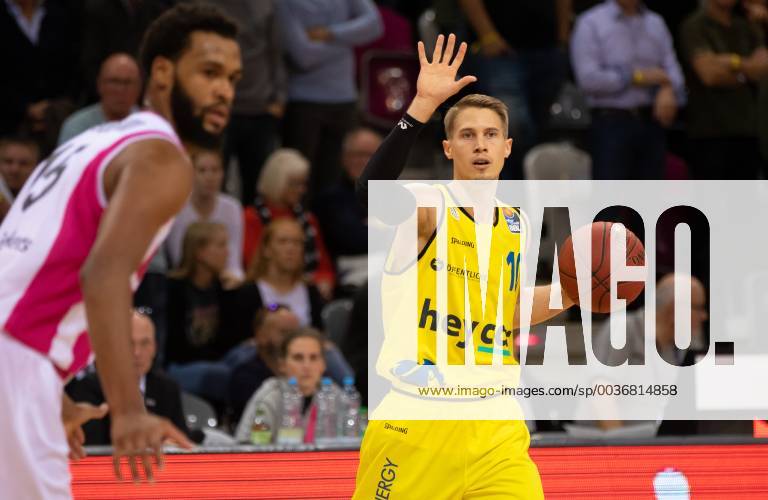 Bonn Germany 03 10 2018 Basketball Bundesliga BBL 2 Day Telekom Baskets Bonn vs Basketball Loewen Braunschweig Thomas Klepeisz Braunschweig in action
