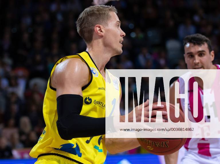 Bonn Germany 03 10 2018 Basketball Bundesliga BBL 2 Day Telekom Baskets Bonn vs Basketball Loewen Braunschweig Thomas Klepeisz Braunschweig in action