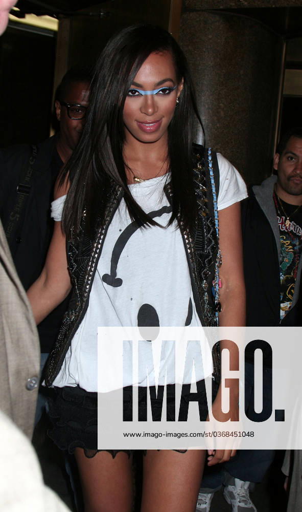 Solange Knowles is seen leaving after a taping of the Late Show with Jimmy Fallon at NBC Studio 30189, NEW YORK, NEW YORK - Thursday April 16, 2009. The sister of popular singer Beyonce Knowles, Solange Knowles, is seen leaving after a taping of the Late Show with Jimmy Fallon at NBC Studio. Photograph: Darla Khazei, PacificCoastNews.comUK OFFICE:+44 131 557 7760 7761 US OFFICE:1 310 261 9676, Credit:Darla Khazei Avalon USA
