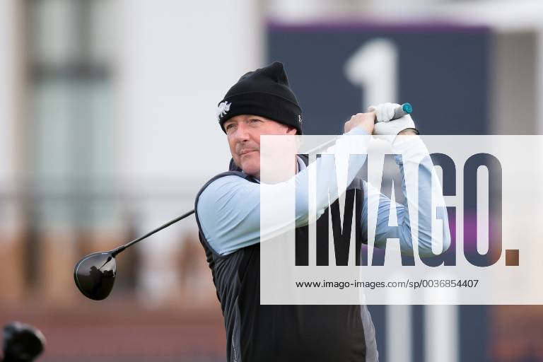 6th October 2018, Carnoustie Golf Links, Carnoustie, Scotland; Alfred Dunhill Links Championship, third round; Television personality Piers Morgan plays his shot from the tee on the first hole ActionPlus12068450 DavidxYoung