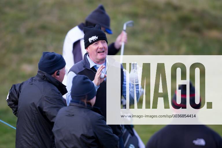 6th October 2018, Carnoustie Golf Links, Carnoustie, Scotland; Alfred Dunhill Links Championship, third round; Television personality Piers Morgan chats with marshals ActionPlus12068457 DavidxYoung