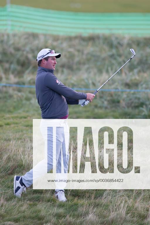 6th October 2018, Carnoustie Golf Links, Carnoustie, Scotland; Alfred Dunhill Links Championship, third round; Ryan Fox of New Zealand plays his shot from the rough on the second hole ActionPlus12068465 DavidxYoung