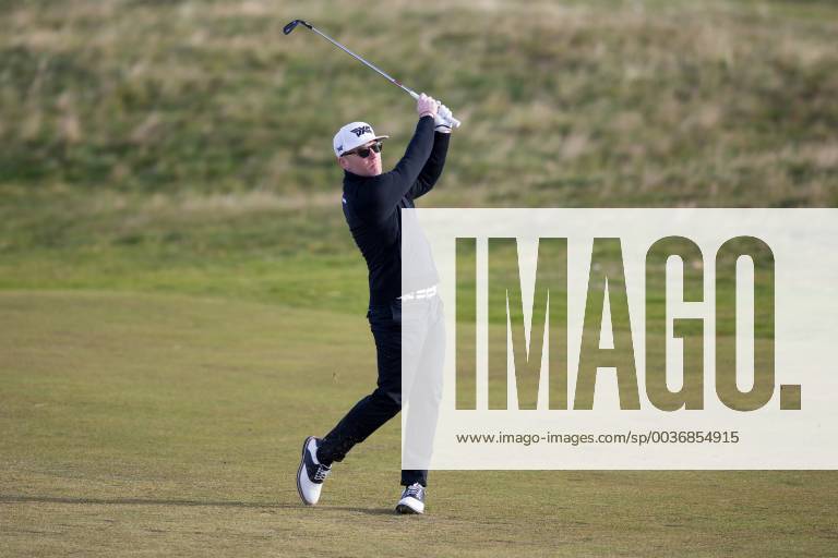6th October 2018, Carnoustie Golf Links, Carnoustie, Scotland; Alfred Dunhill Links Championship, third round; Irish singer Ronan Keating plays his shot from the fairway on the second hole ActionPlus12068476 DavidxYoung