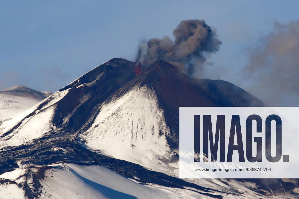 Catania - Catania. The eruptive activity of the Etna volcano continues... which tirelessly continues an intermittent eruption. The direction of the ash is towards Giarre and neighboring towns. This photo was taken from Catania Editorial Usage Only