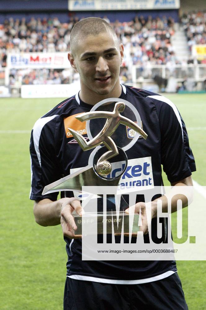 Karim Benzema (Lyon) wird als bester Torjäger der Saison 2007 2008 ausgezeichnet - (pan25993) Fußball Herren Ligue 1 2007 2008, 1. Französische Liga, Olympique Lyonnais, OL, Lyon Einzelbild Auxerre Fußball Herren Ligue 1 2007 2008, 1. Französische Liga, Olympique Lyonnais, OL, Lyon Einzelbild Auxerre