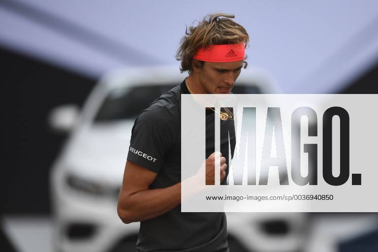 Alexander Zverev of Germany reacts after scoring against Alex De Minaur of Australia in their third round match of the men s singles during the Rolex Shanghai Masters 2018 tennis tournament in Shanghai, China, 11 October 2018. Alexander Zverev defeated Alex De Minaur 2-0 (6-1, 6-4). Alexander Zverev crushes Alex De Minaur during Rolex Shanghai Masters 2018 pbu882579_36
