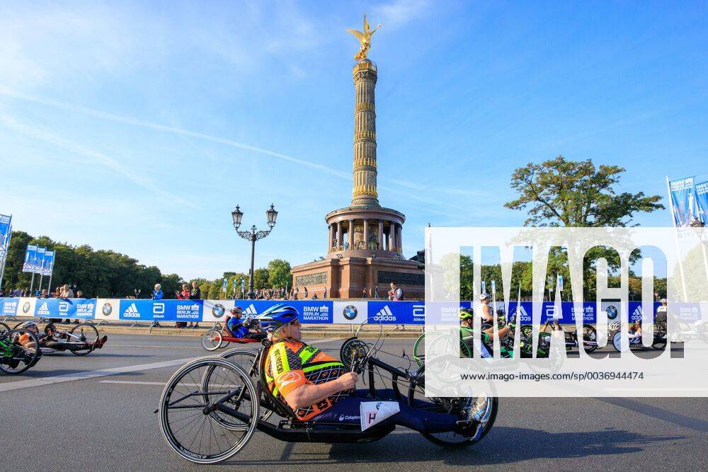 BMW Berlin Marathon 2018 Handbik after the start at the Victory Column