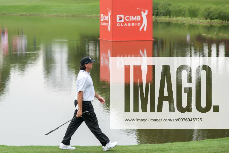 Kuala Lumpur, Malaysia - Pat Perez of the United States in action on first round of the CIMB Classic at TPC Kuala Lumpur on 11 October, 2018 in Kuala Lumpur, Malaysia CIMB Classic - Round One - ZUMAn230 20181011_zaa_n230_135