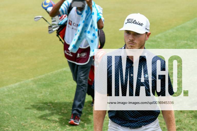 Kuala Lumpur, Malaysia - Bronson Burgoon of the United States in action on first round of the CIMB Classic at TPC Kuala Lumpur on 11 October, 2018 in Kuala Lumpur, Malaysia CIMB Classic - Round One - ZUMAn230 20181011_zaa_n230_110