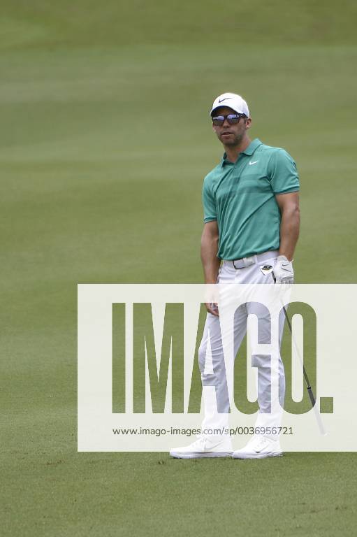Kuala Lumpur, Malaysia - Paul Casey of England looks on his ball during the second round of 2018 CIMB Classic golf tournament in Kuala Lumpur, Malaysia on October 12, 2018. CIMB Classic 2018 - Round Two - ZUMAn230 20181012_zaa_n230_262