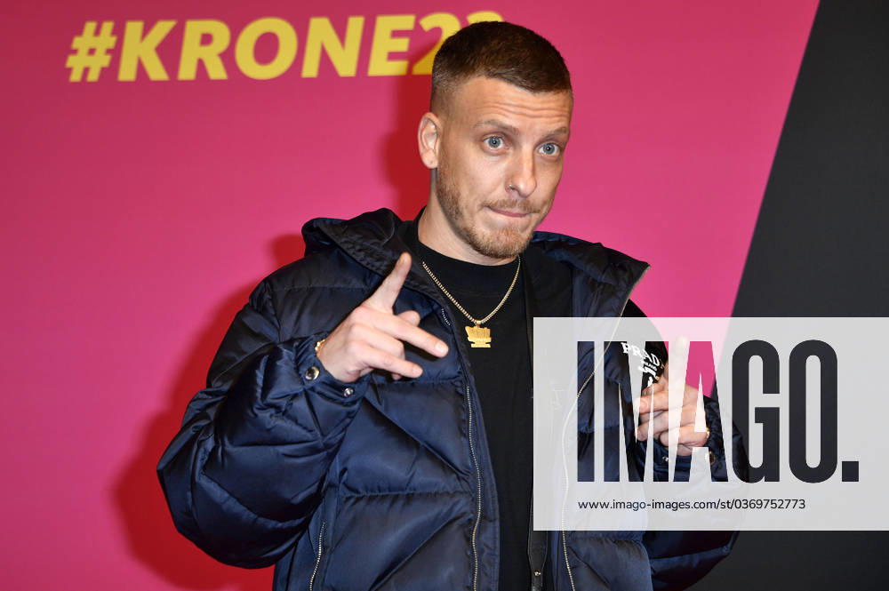 Felix Lobrecht at the 24 award ceremony of the 1Live Krone 2023 in the Lokschuppen Bielefeld, 30 11 2023 Foto:xN.xKubelkax xFuturexImagex 1live_krone_1039
