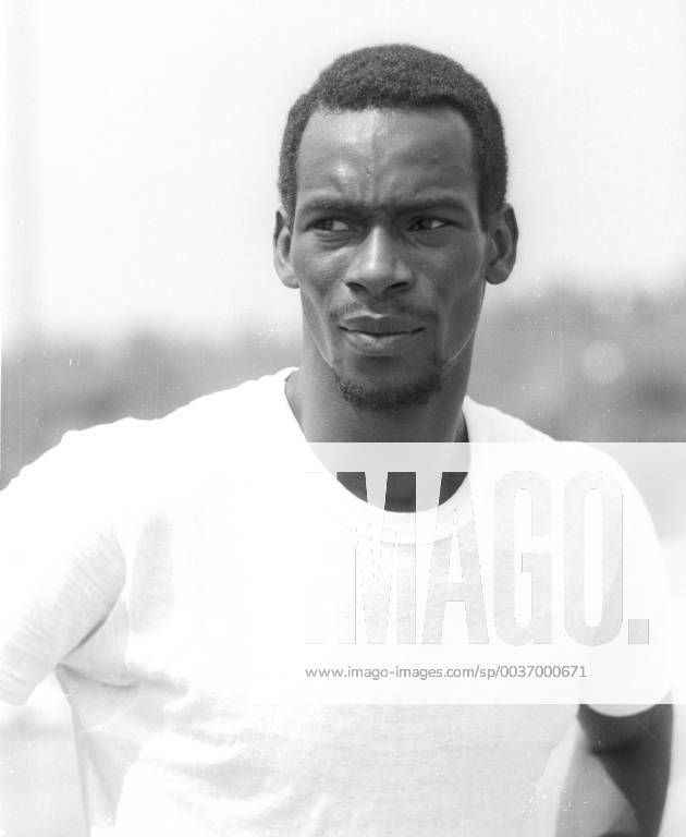 Bob Beamon scored a fabulous world record in the Olympic Games 1968 in Mexico with 8 90 m in the long jump. Our picture shows a portrait of Beamon on 10 10 1968 HM
