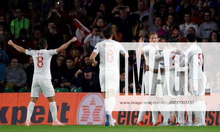 England s players jubilate the first goal of the team during the UEFA League of Nations groups phase match between the national teams of Spain and England, at the Benito Villamarin stadium, in Seville, Andalusia, Spain, 15 October 2018. Spain vs. England !ACHTUNG: NUR REDAKTIONELLE NUTZUNG!