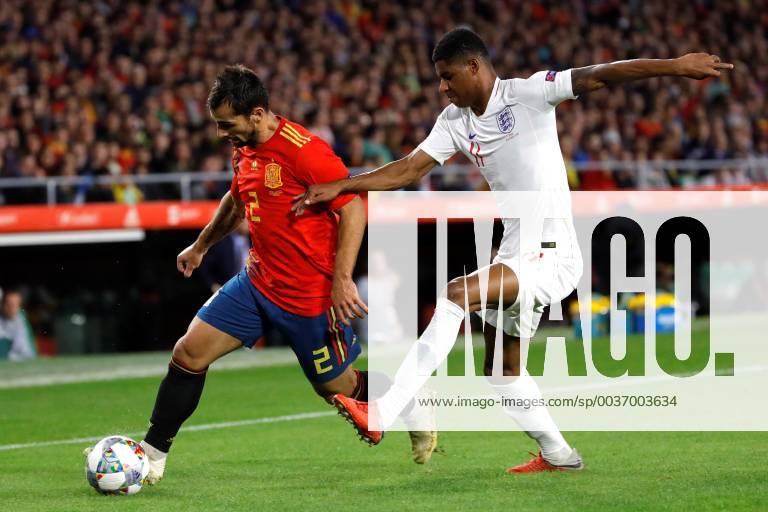 England s Marcus Rashford (R) vies for the ball with Spain s Jonny during the UEFA League of Nations groups phase match between the national teams of Spain and England, at the Benito Villamarin stadium, in Seville, Andalusia, Spain, 15 October 2018. Spain vs. England !ACHTUNG: NUR REDAKTIONELLE NUTZUNG!