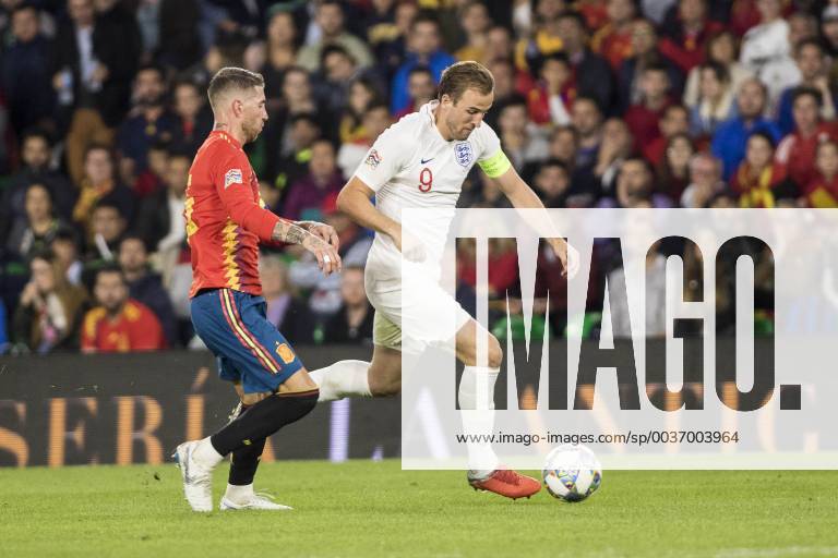 Seville, Spain - HARRY KANE of England (R) vies for the ball with SERGIO RAMOS of Spain(L) during the UEFA Nations League Group A4 soccer match between Spain and England at the Benito Villamarin Stadium Soccer 2018 - Spain vs England - ZUMAa142 20181015_zap_a142_017