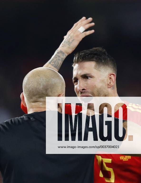 Spanish Sergio Ramos argues with referee Symon Marciniak during the UEFA League of Nations groups phase match between the national teams of Spain and England, at the Benito Villamarin stadium, in Seville, Andalusia, Spain, 15 October 2018. Spain vs. England !ACHTUNG: NUR REDAKTIONELLE NUTZUNG!