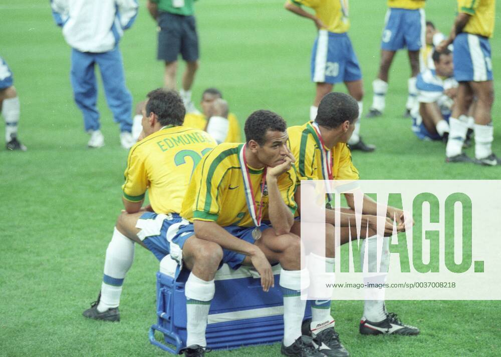 1998 World Cup France Final France Brazil 3 0 12 07 1998 St Denis Disappointed Brazilians Edmundo Cafu and Baiano HM