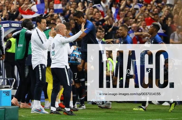 Celebrate the goal Goalscoring 1 1 Compensate for Raphael Varane France France Kylian Mbappe France France 16 10 2018 France vs Germany 4 Matchday UEFA Nations League Stade de France DISCLAIMER DFB regulations prohibit any use of images as image sequences or quasi video