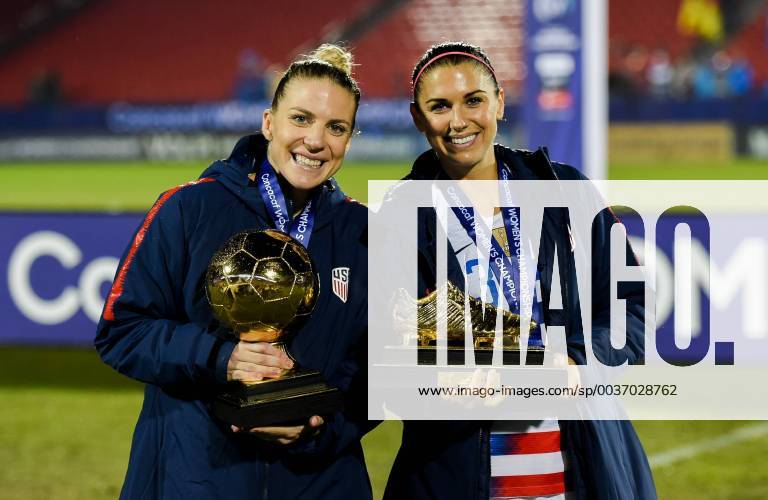 Frisco, TX, United States - Frisco, TX - Wednesday October 17, 2018: The women s national teams of the United States (USA) and Canada (CAN) play in an 2018 CONCACAF Womens Championship game at Toyota Stadium. Julie Ertz the Most Valuable Player award winner along with Alex Morgan the winner of the Golden Boot of the 2018 Women s CONCACAF Championship. - ZUMAt139 20181017_zaa_t139_094
