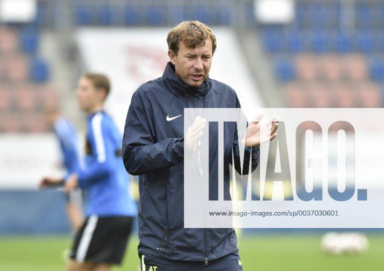 Dosavadni asistent trenera fotbalistu prvoligoveho Slovacka Petr Vlachovsky, ktery prevzal tym po odvolani kouce Michala Korduly, na treninku 18. rijna 2018 v Uherskem Hradisti. CTKPhotoP201810180382301 dg005