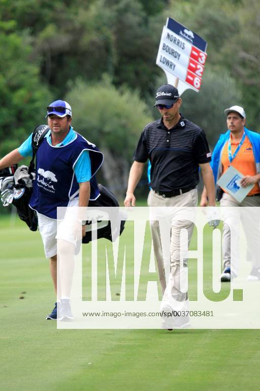 English Jason Morris (R) is seen after his shot on the 9th hole during the Andalucia Valderrama Master at Valderrama golf course in San Roque, Cadiz, southern Spain, 21 October 2018. The Andalucia Valderrama Master will run from 18 October until 21 October. Andalucia Valderrama Masters golf tournament !ACHTUNG: NUR REDAKTIONELLE NUTZUNG!