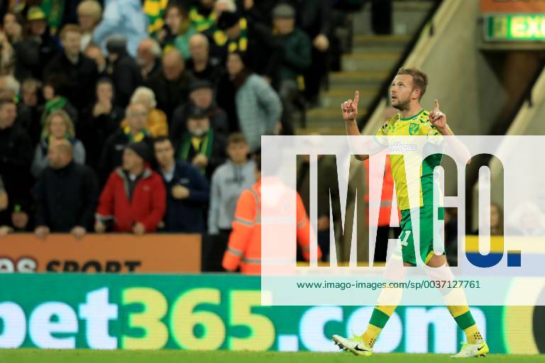 23rd October 2018, Carrow Road, Norwich, England; EFL Championship football, Norwich City versus Aston Villa; Jordan Rhodes of Norwich City celebrates as he scores making 2-1 in minute 73 ActionPlus12072650 ShaunxBrooks
