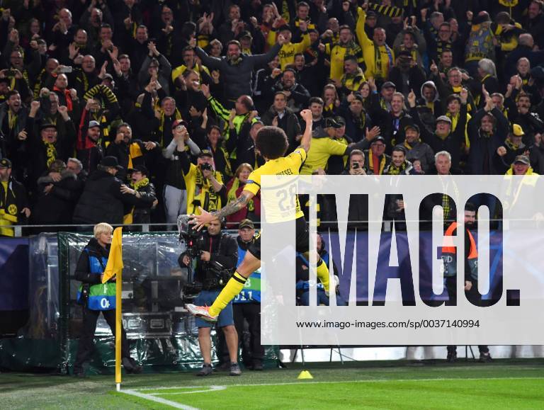 Football UEFA Champions League Season 2018 2019 Preliminary Round 3 Matchday Borussia Dortmund Atletico Madrid Cheers Axel Witsel Borussia Dortmund Team2