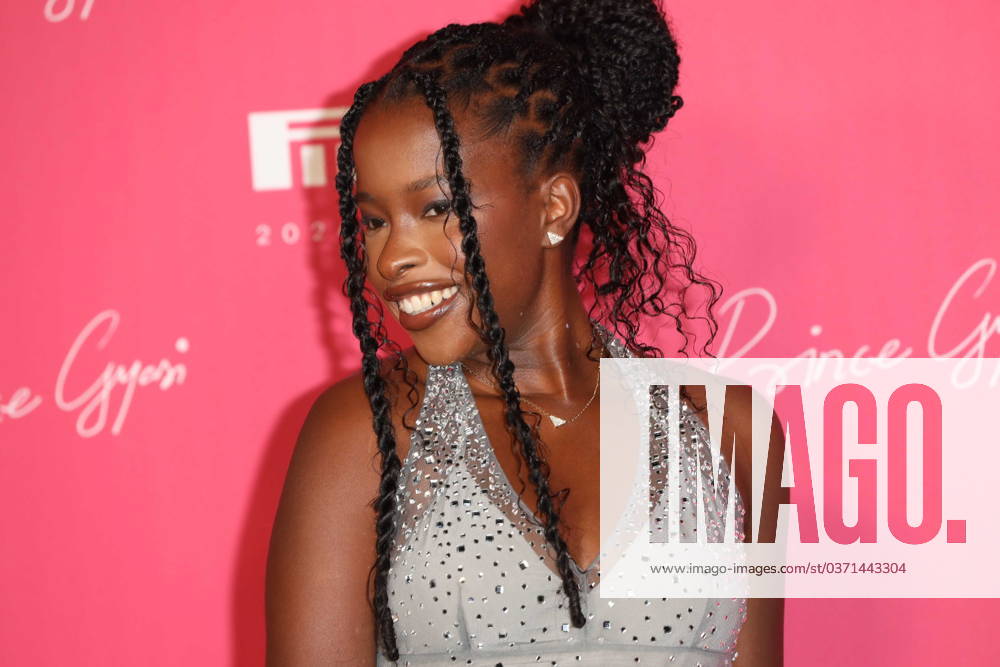 IMAGO ICONS: Amanda Gorman Gala Event to celebrate the unveiling of the 2024 Pirelli Calendar by Prince Gyasi Amanda Gorman attends the gala event to celebrate the unveiling of the 2024 Pirelli Calendar by Prince Gyasi, Credit:RETNA Avalon