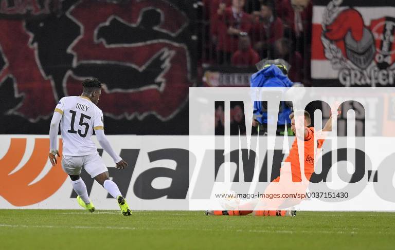 Football UEFA Europa League 2018 2019 Group stage 3 Gameday FC Zurich Bayer Leverkusen at Letzigrund Stadion Zurich Goalkeeper Lukas Hradecky re Leverkusen saves a shot on goal by Stephen Odey li Zurich DFL and DFB regulations prohibit any use of images as image sequences and or almost video