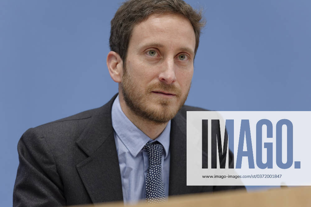PISA 2022 presented 2023 12 05 Germany, Berlin Federal press conference on the publication of the PISA 2022 report Pictured Francesco Avvisati, OECD, co-author of the study