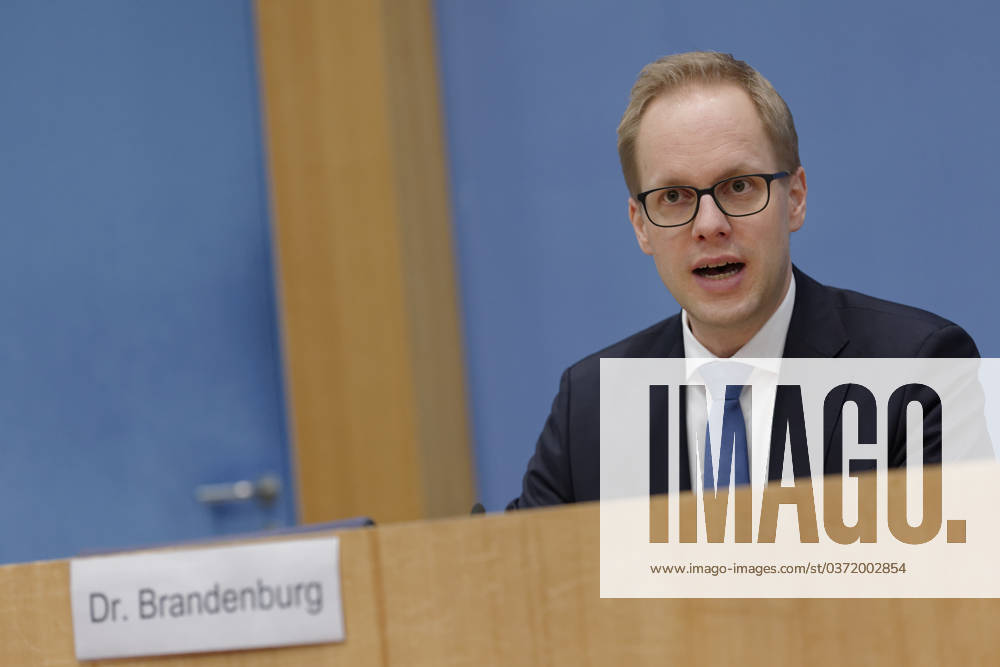 PISA 2022 presented 2023 12 05 Germany, Berlin Federal Press Conference on the publication of the PISA 2022 report Pictured Jens Brandenburg FDP , Parliamentary State Secretary at the Federal Ministry of Education and Research BMBF
