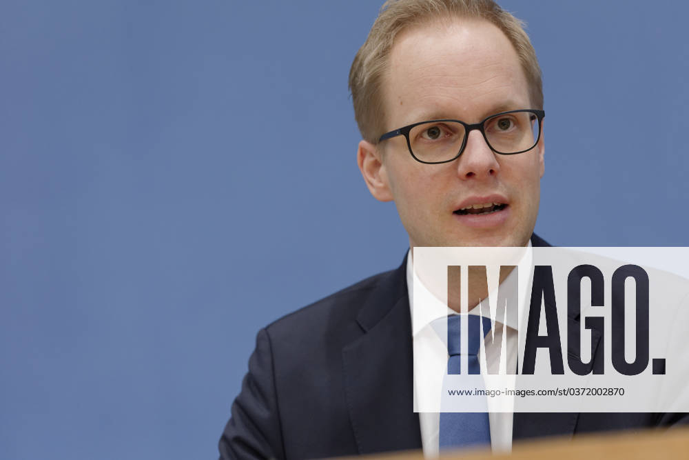 PISA 2022 presented 2023 12 05 Germany, Berlin Federal Press Conference on the publication of the PISA 2022 report Pictured Jens Brandenburg FDP , Parliamentary State Secretary at the Federal Ministry of Education and Research BMBF
